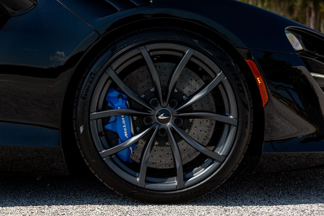 2023 McLaren Artura