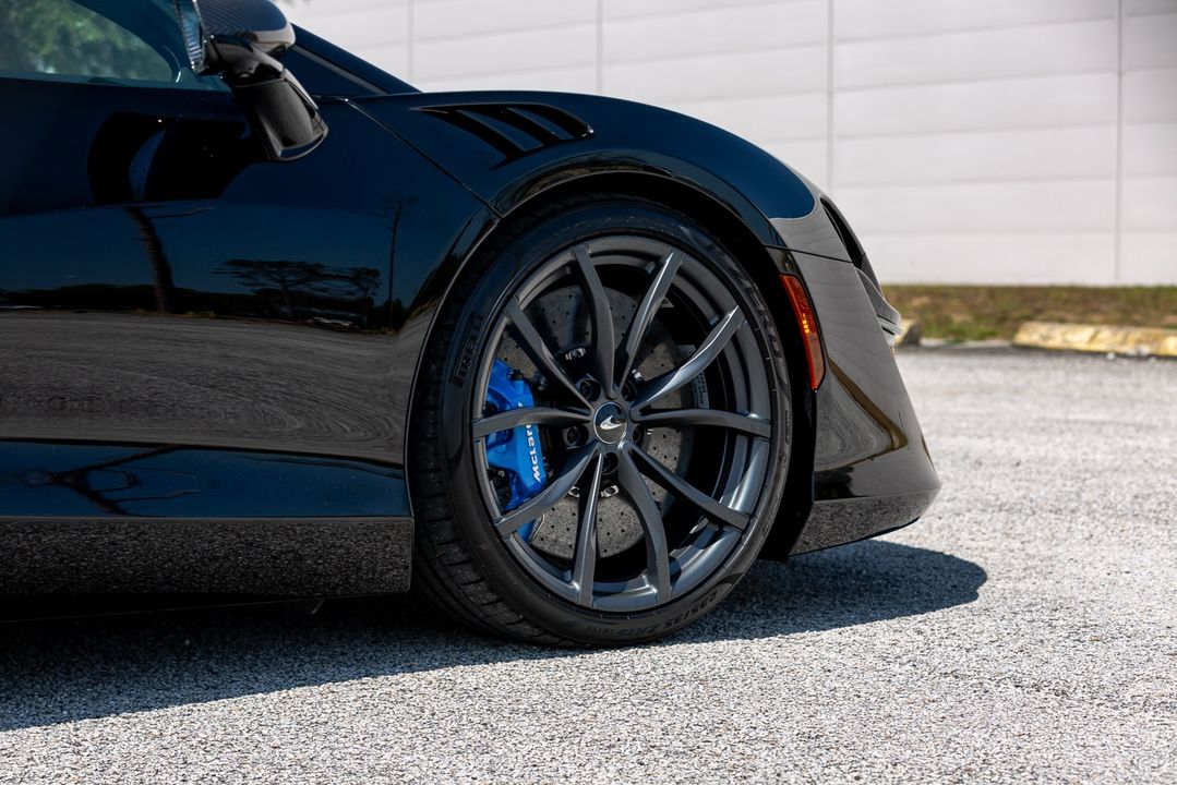 2023 McLaren Artura