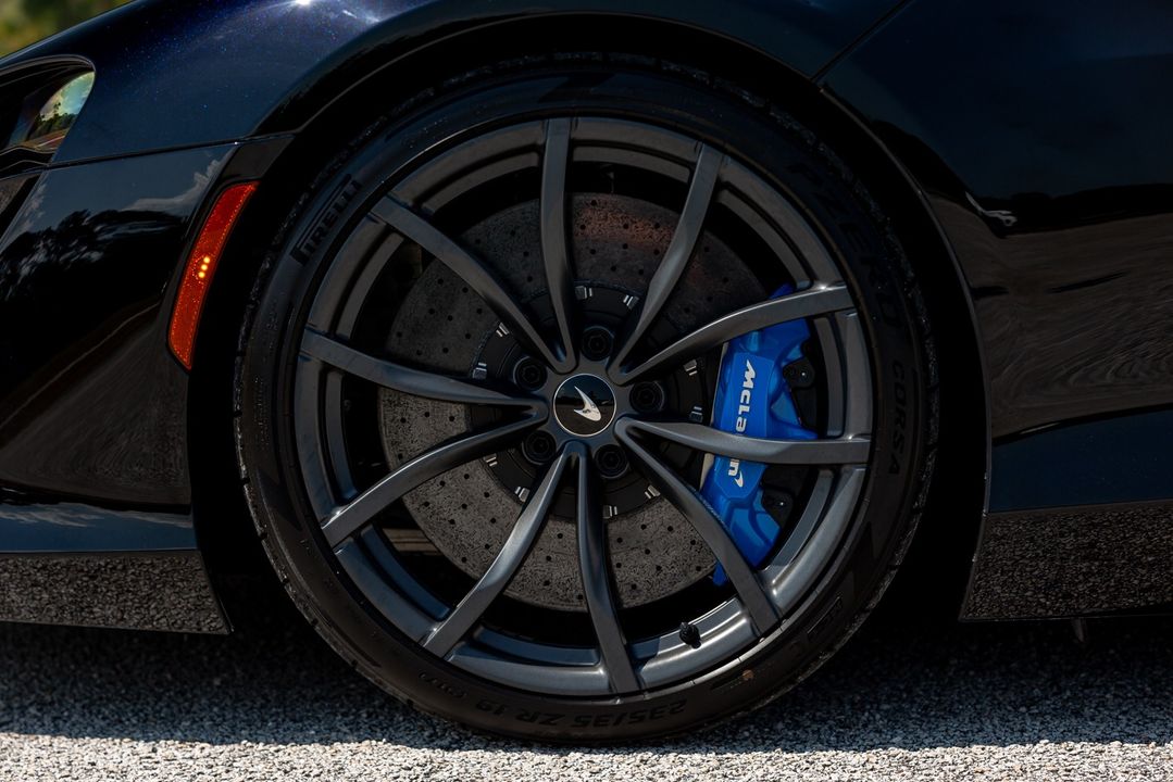 2023 McLaren Artura