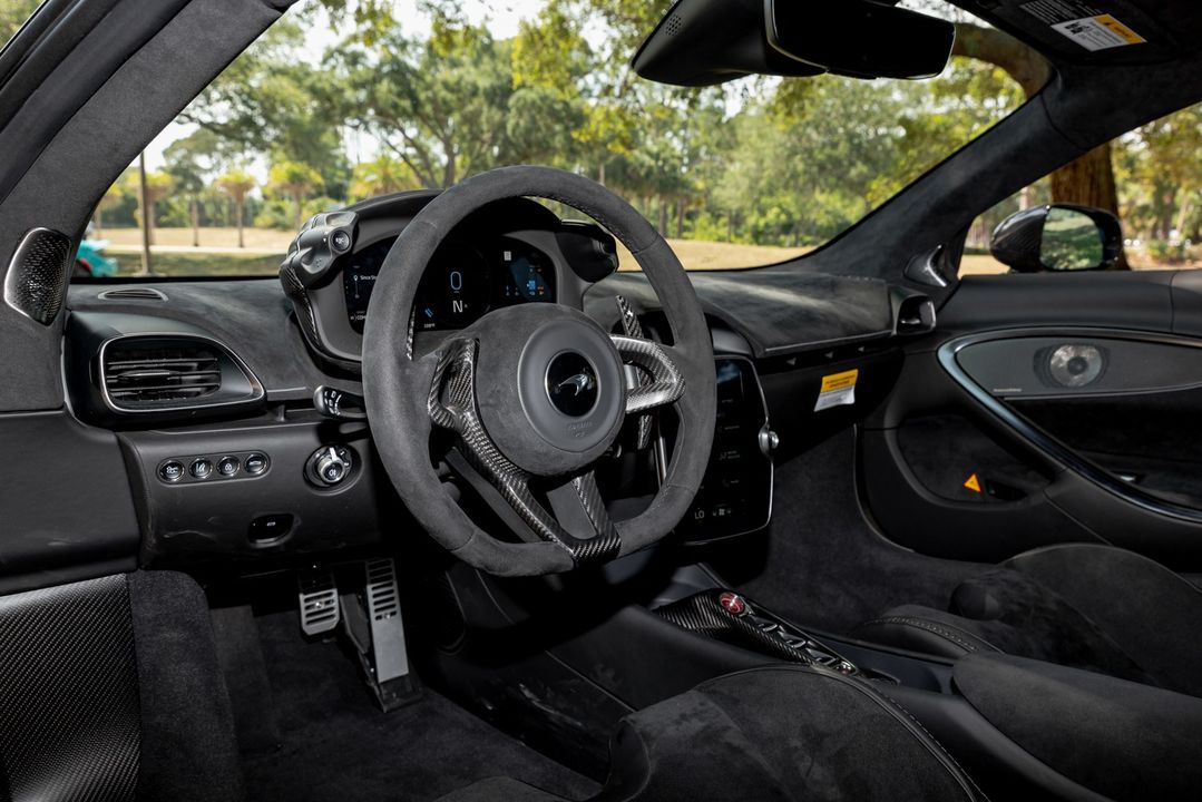 2023 McLaren Artura