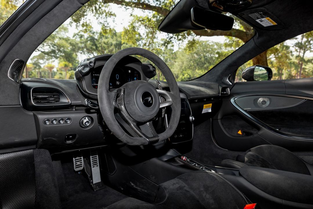 2023 McLaren Artura