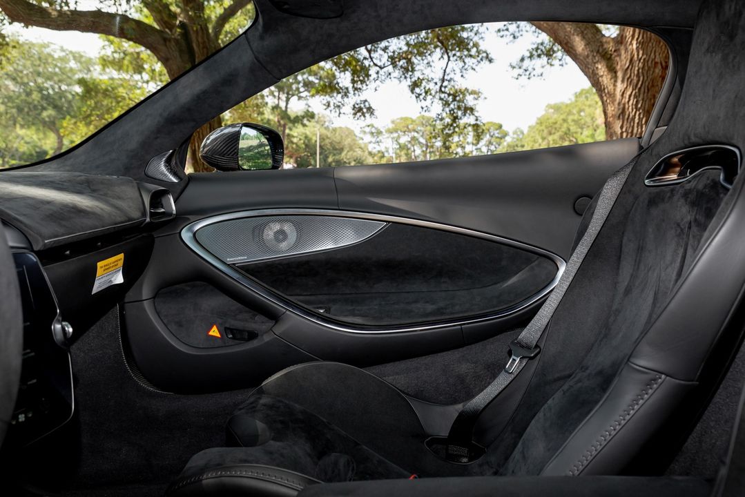 2023 McLaren Artura