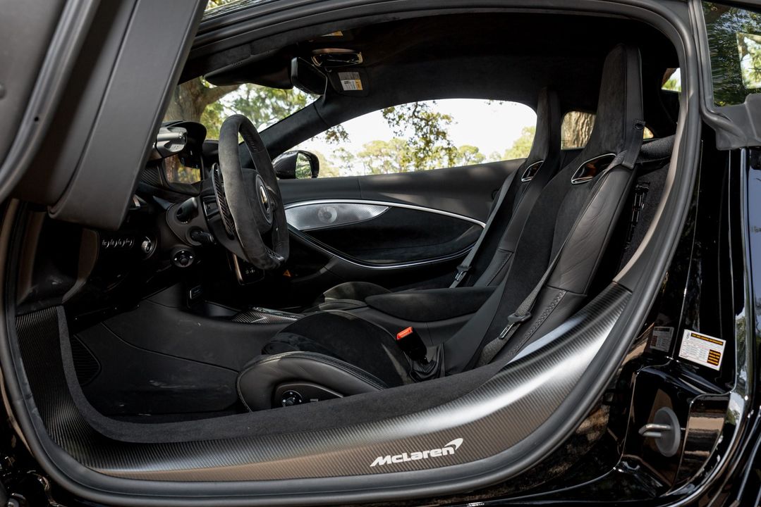 2023 McLaren Artura
