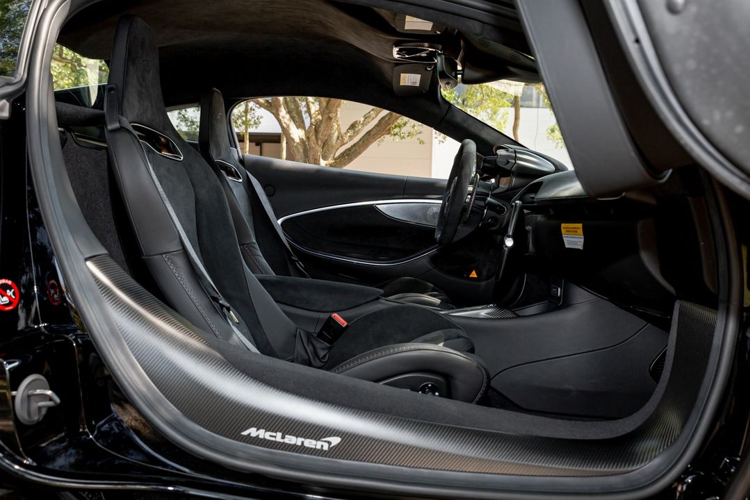 2023 McLaren Artura
