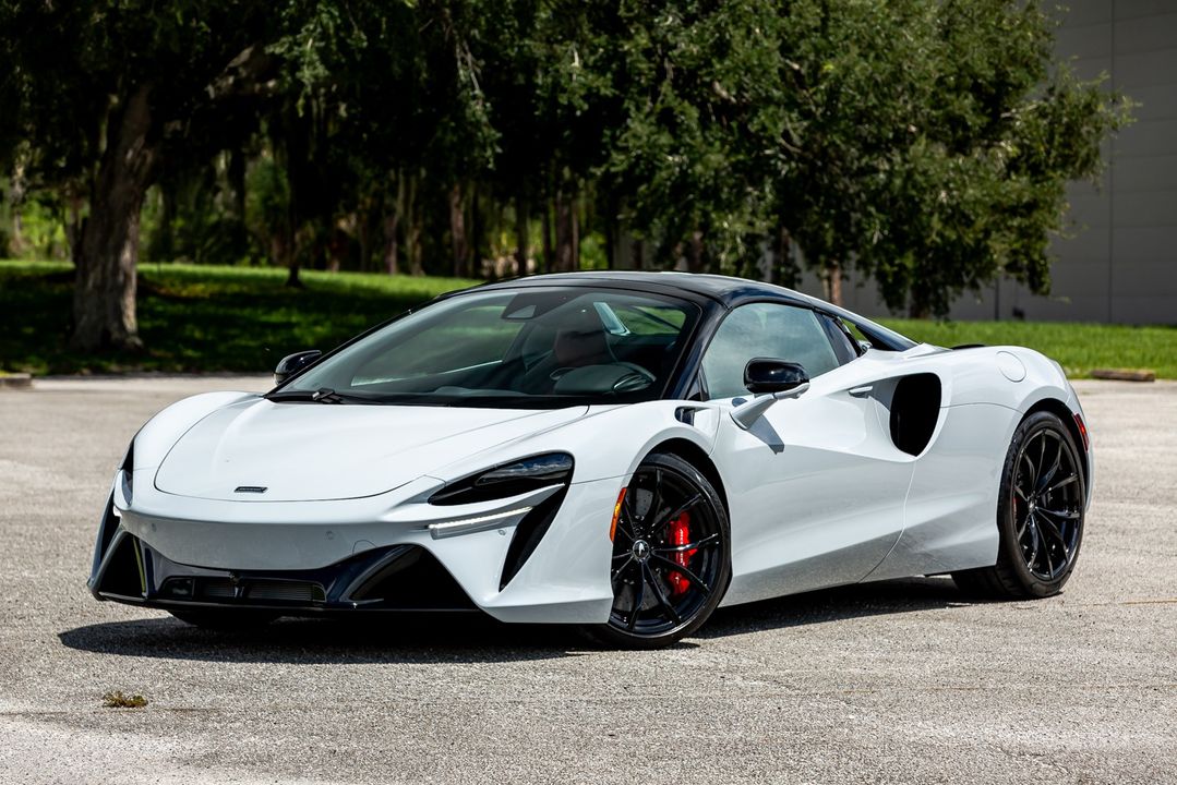 2025 McLaren Artura Spider
