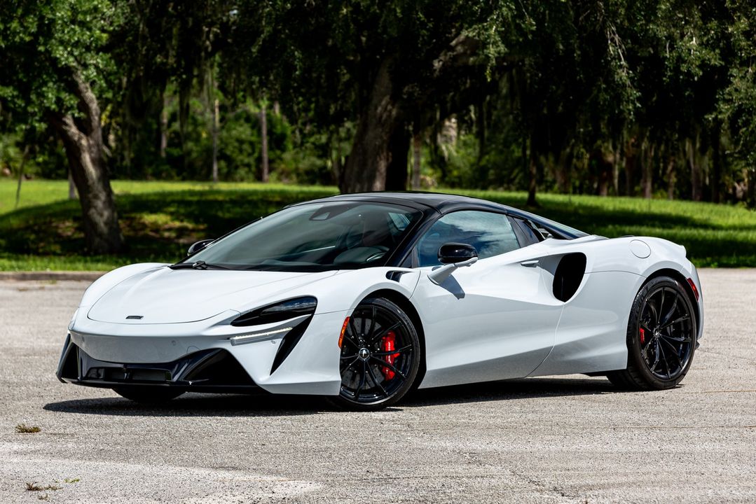2025 McLaren Artura Spider