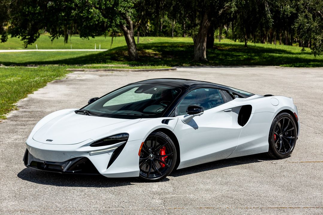 2025 McLaren Artura Spider