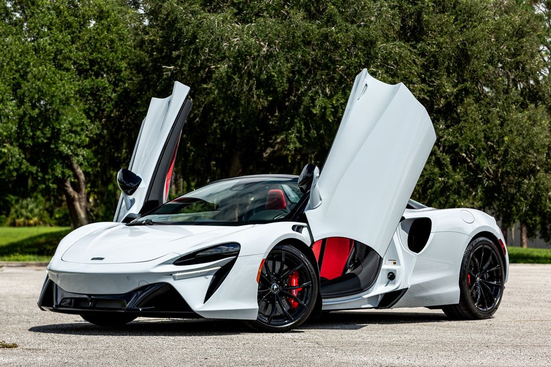 2025 McLaren Artura Spider