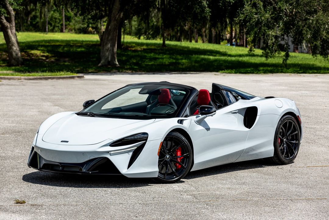 2025 McLaren Artura Spider