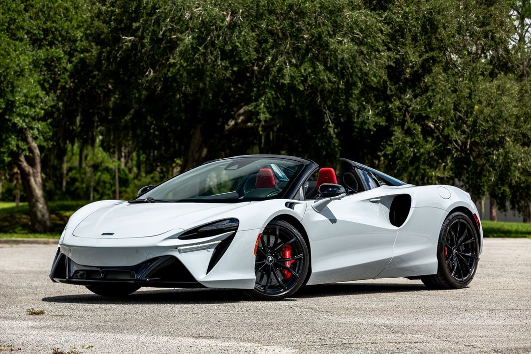 2025 McLaren Artura Spider
