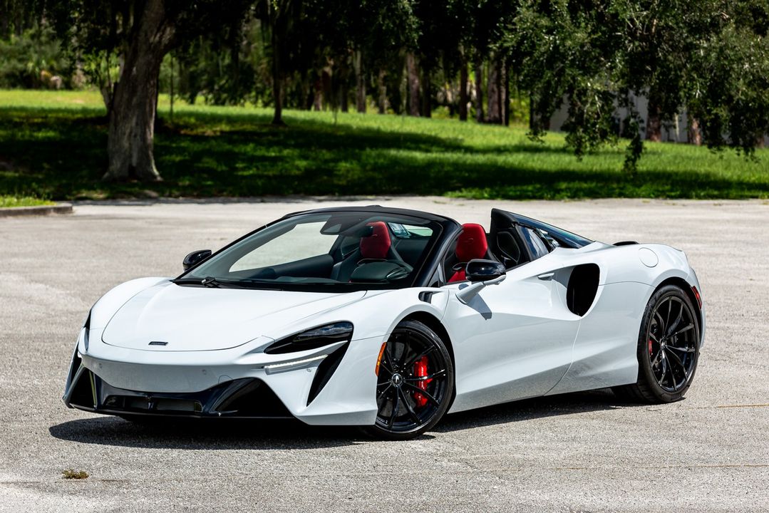 2025 McLaren Artura Spider