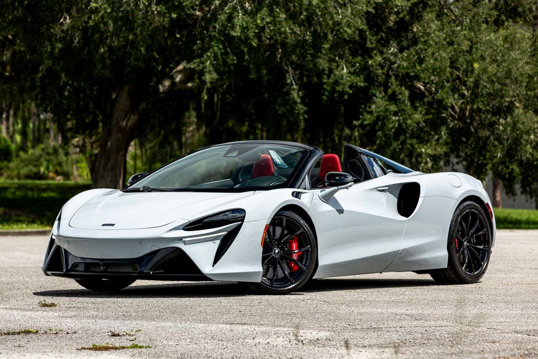 2025 McLaren Artura Spider