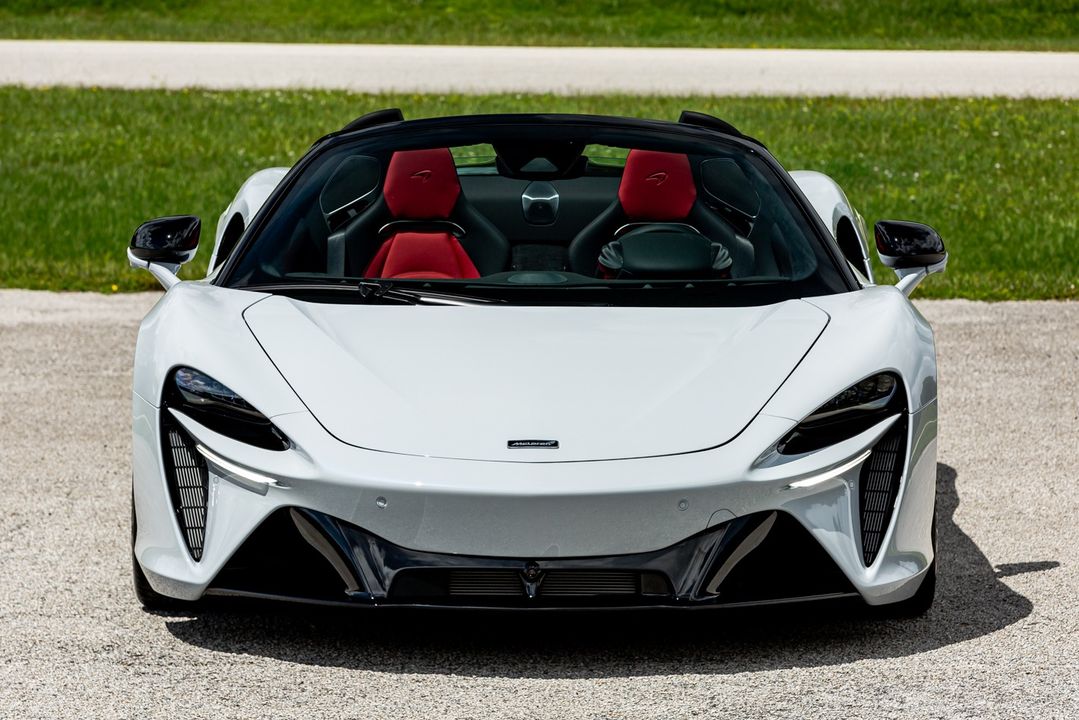 2025 McLaren Artura Spider