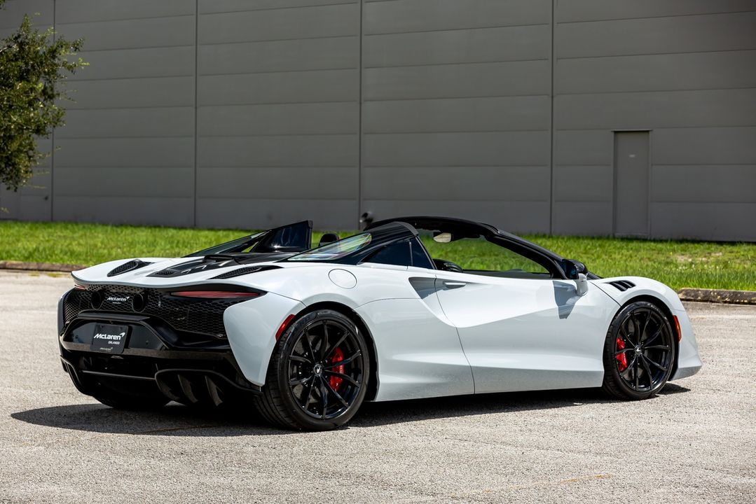 2025 McLaren Artura Spider