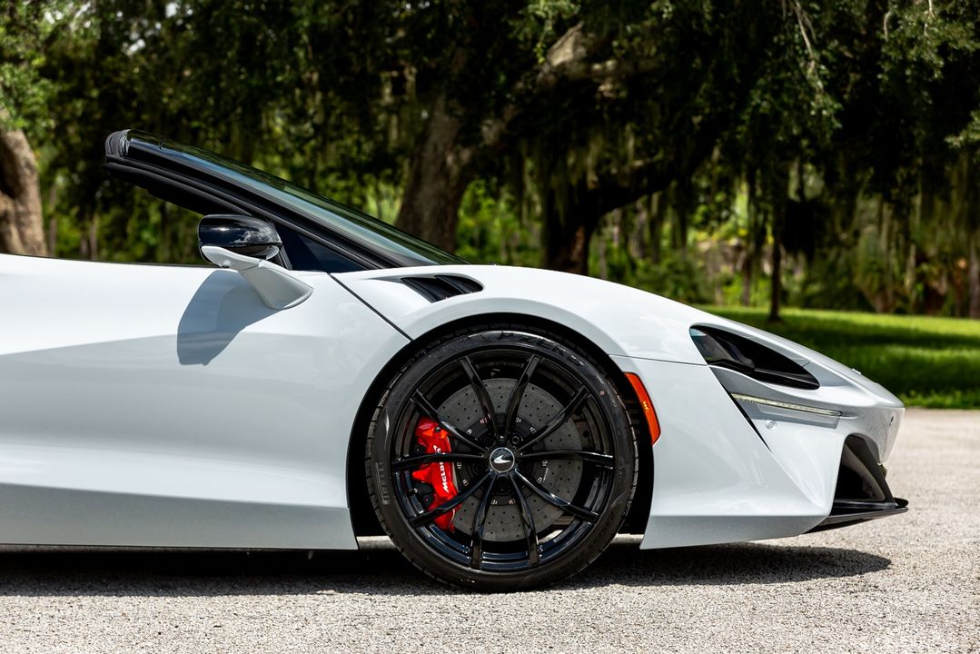2025 McLaren Artura Spider
