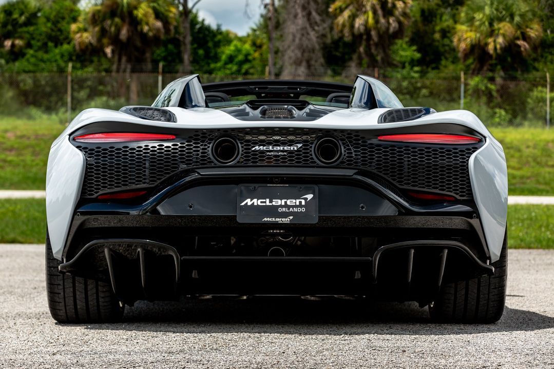 2025 McLaren Artura Spider
