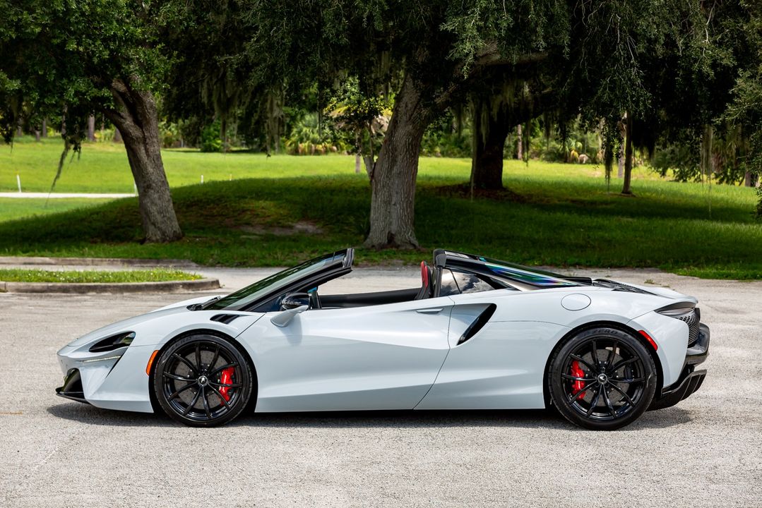 2025 McLaren Artura Spider