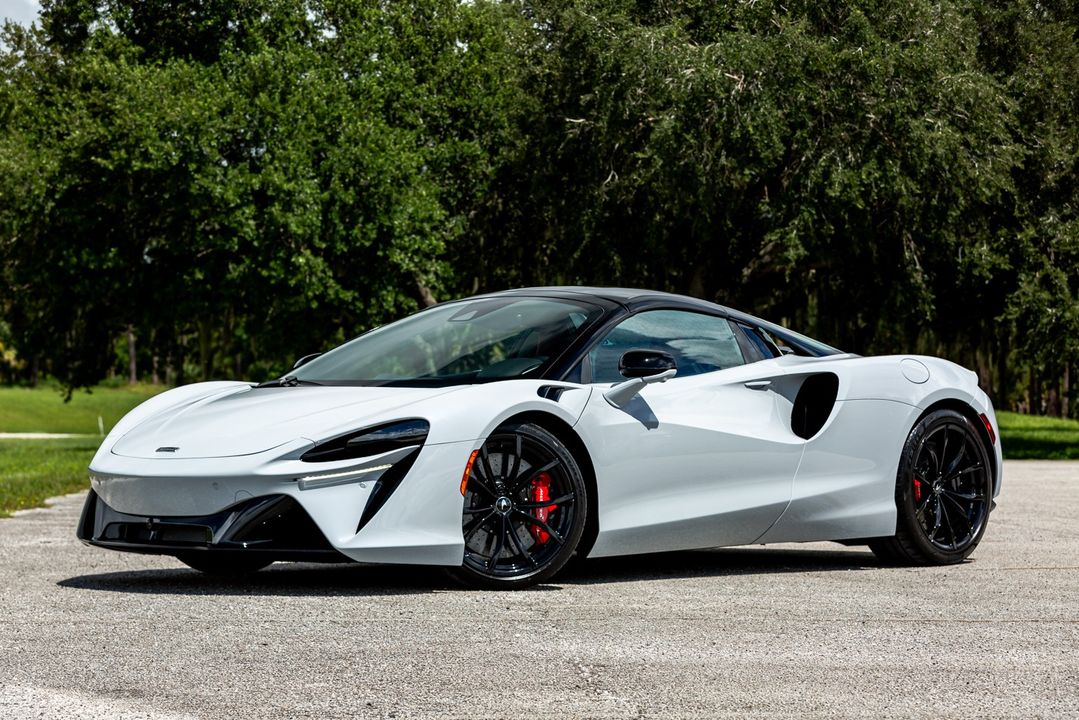 2025 McLaren Artura Spider