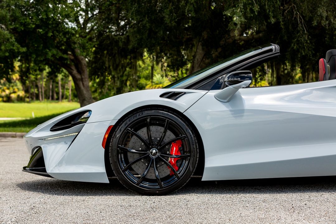 2025 McLaren Artura Spider