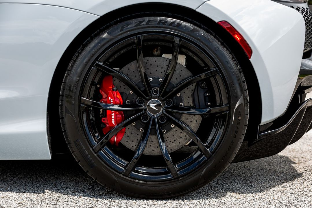 2025 McLaren Artura Spider