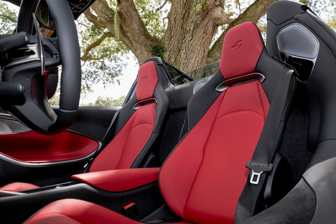 2025 McLaren Artura Spider