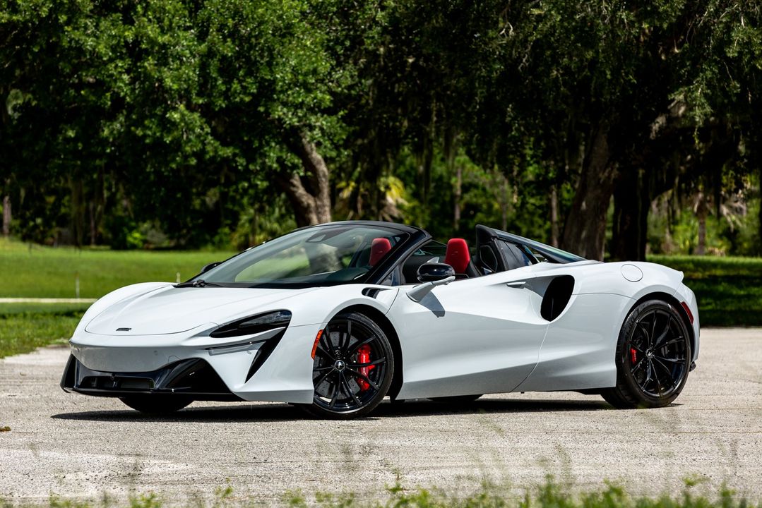 2025 McLaren Artura Spider