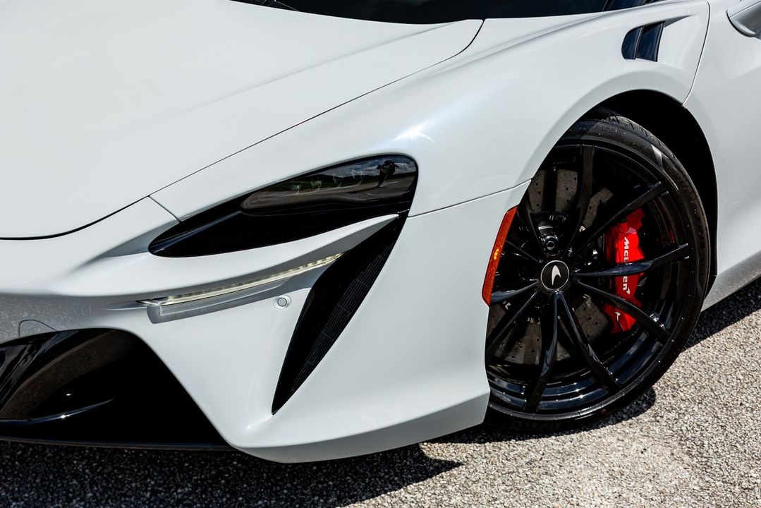 2025 McLaren Artura Spider