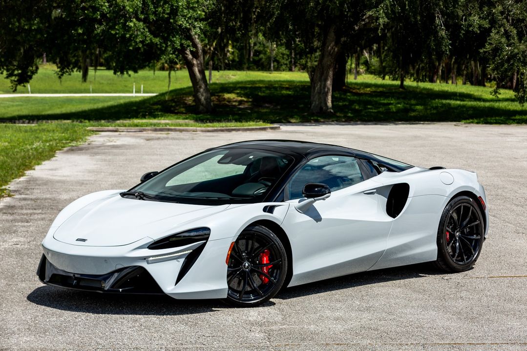 2025 McLaren Artura Spider