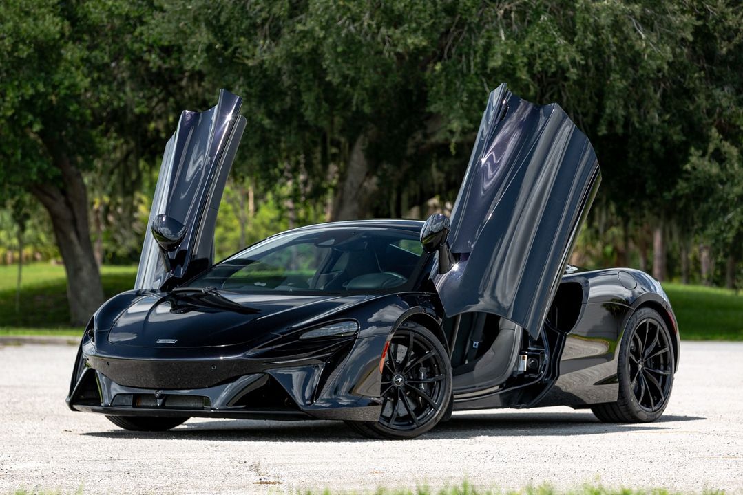 2024 McLaren Artura