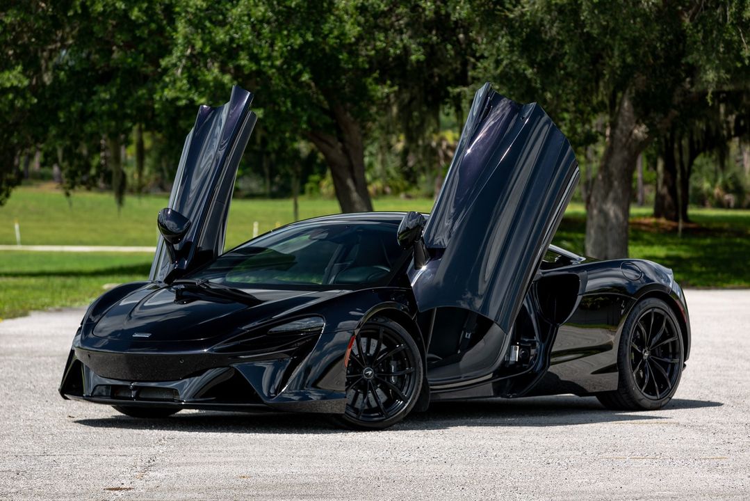 2024 McLaren Artura