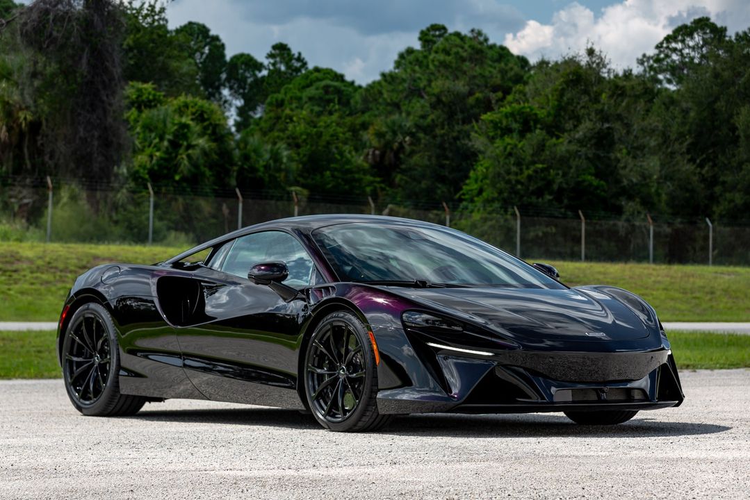 2024 McLaren Artura