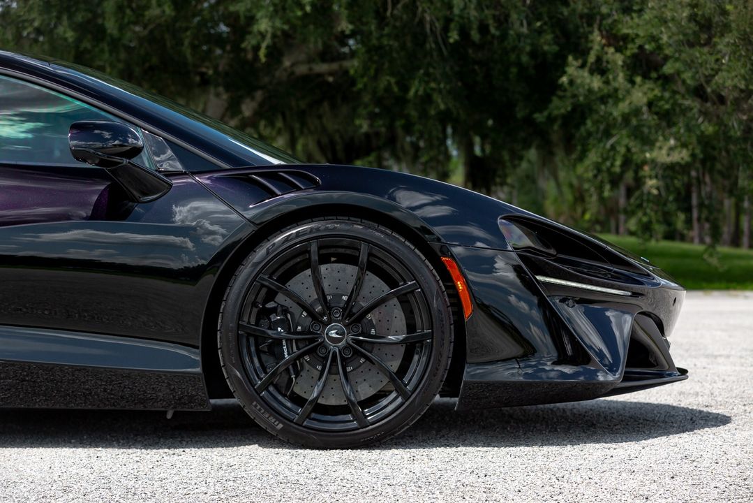 2024 McLaren Artura