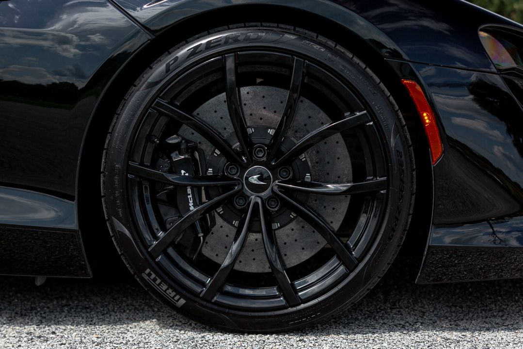 2024 McLaren Artura