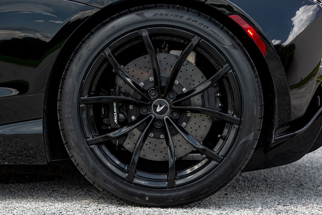 2024 McLaren Artura