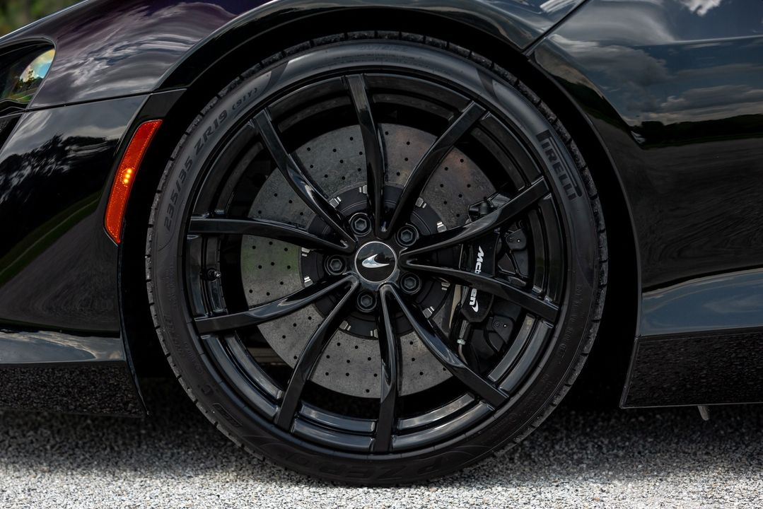 2024 McLaren Artura