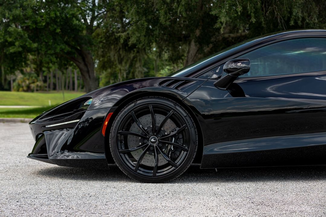 2024 McLaren Artura