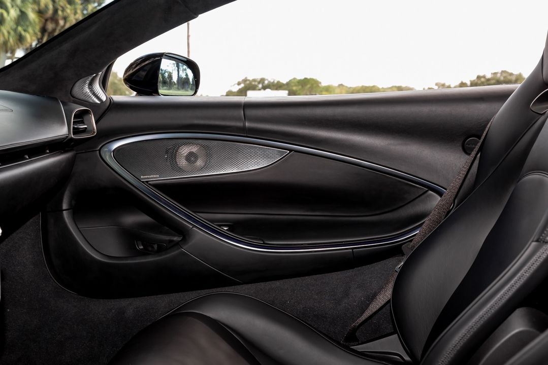 2024 McLaren Artura