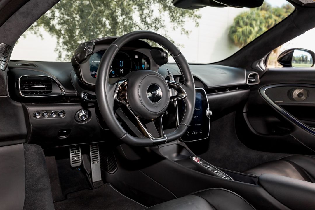 2024 McLaren Artura