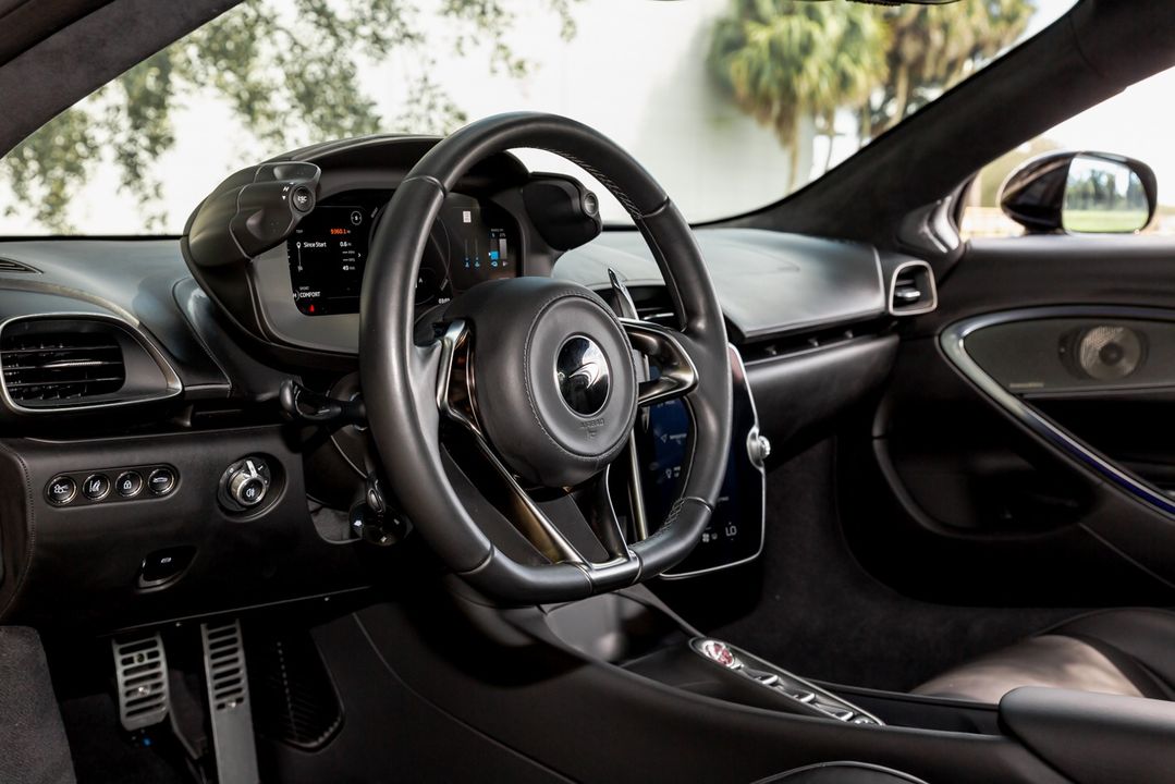 2024 McLaren Artura