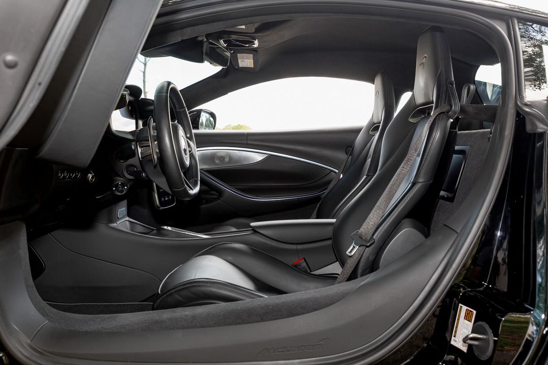 2024 McLaren Artura