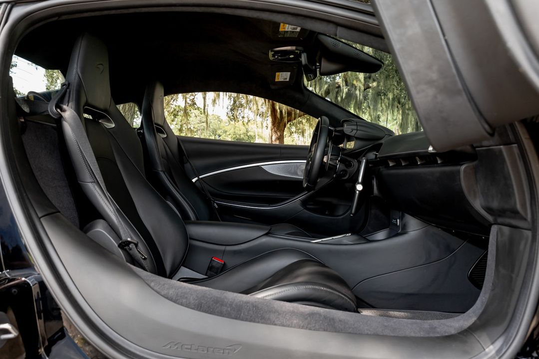 2024 McLaren Artura