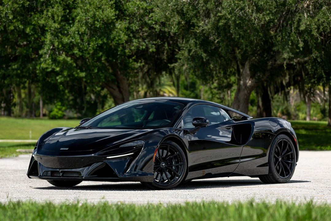 2024 McLaren Artura