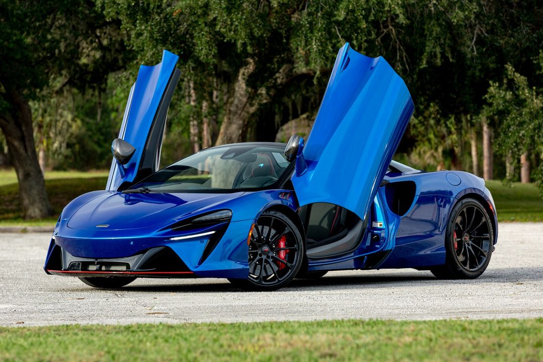 2025 McLaren Artura Spider
