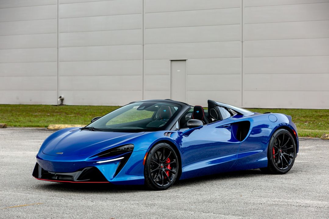 2025 McLaren Artura Spider