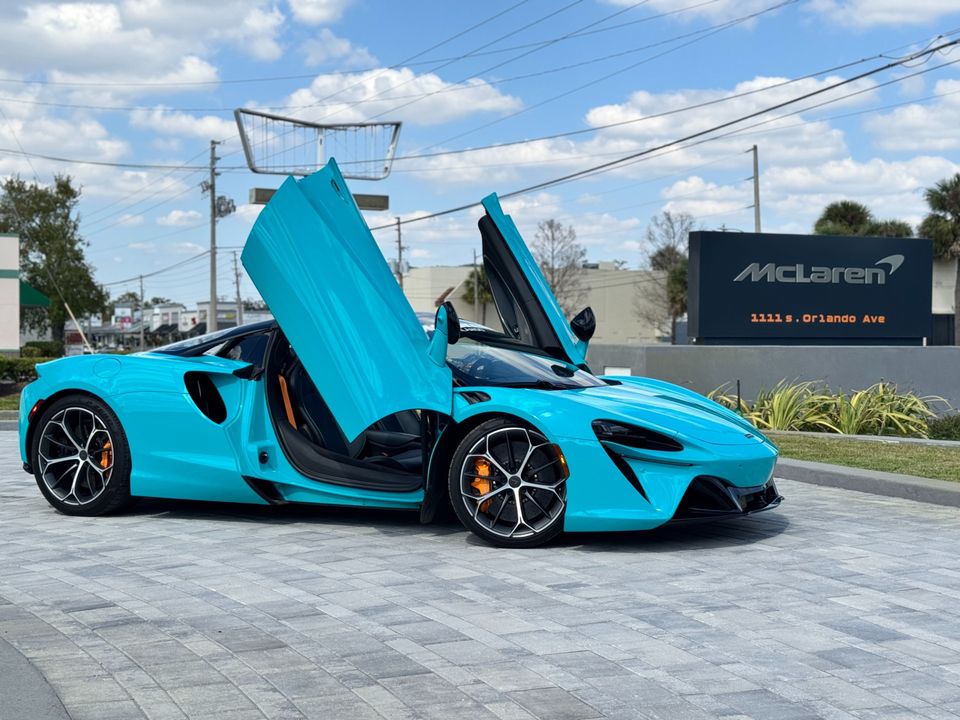 2025 McLaren Artura Spider