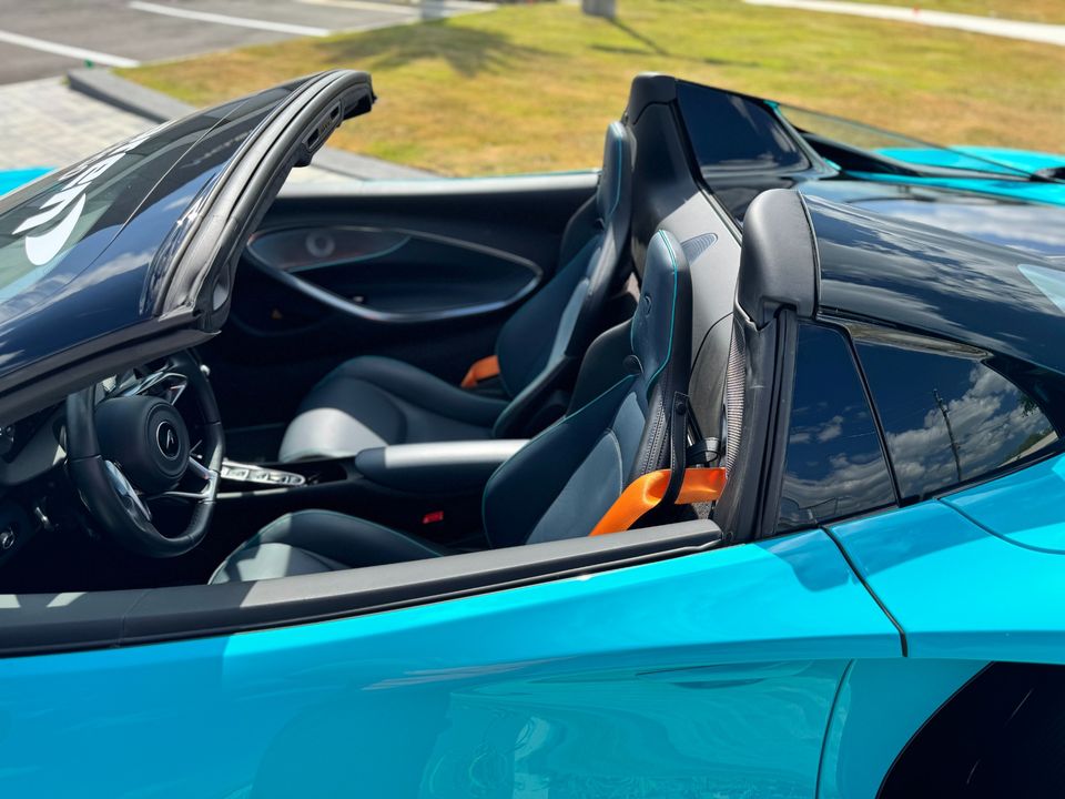 2025 McLaren Artura Spider