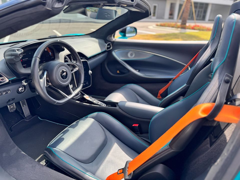 2025 McLaren Artura Spider