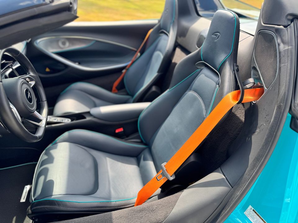 2025 McLaren Artura Spider