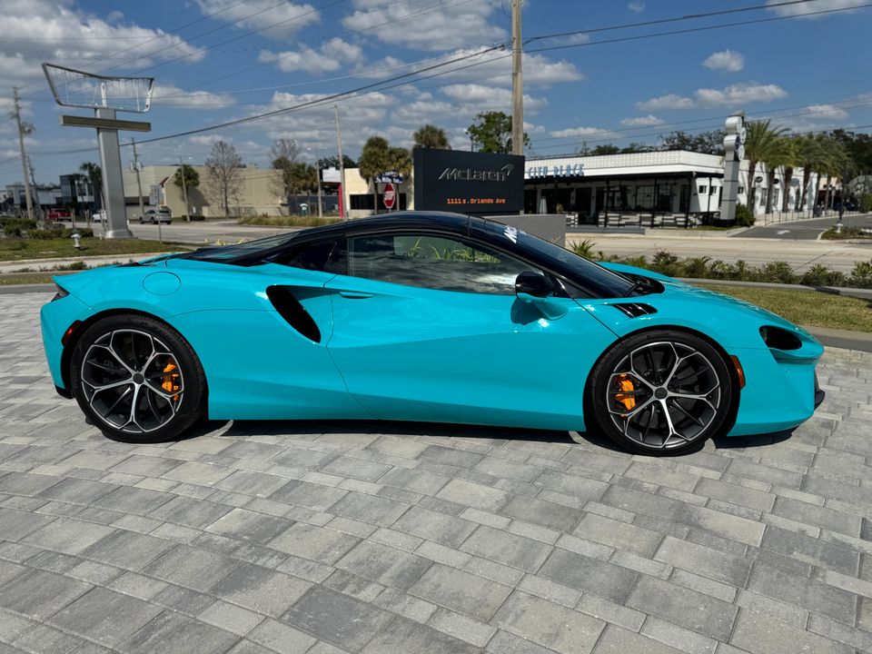 2025 McLaren Artura Spider