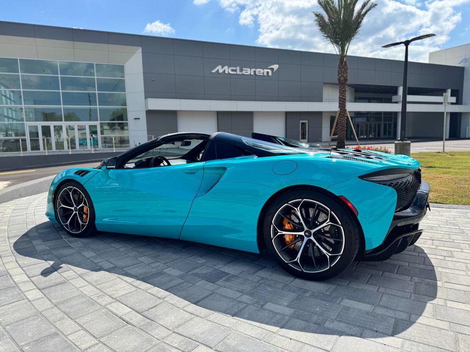 2025 McLaren Artura Spider